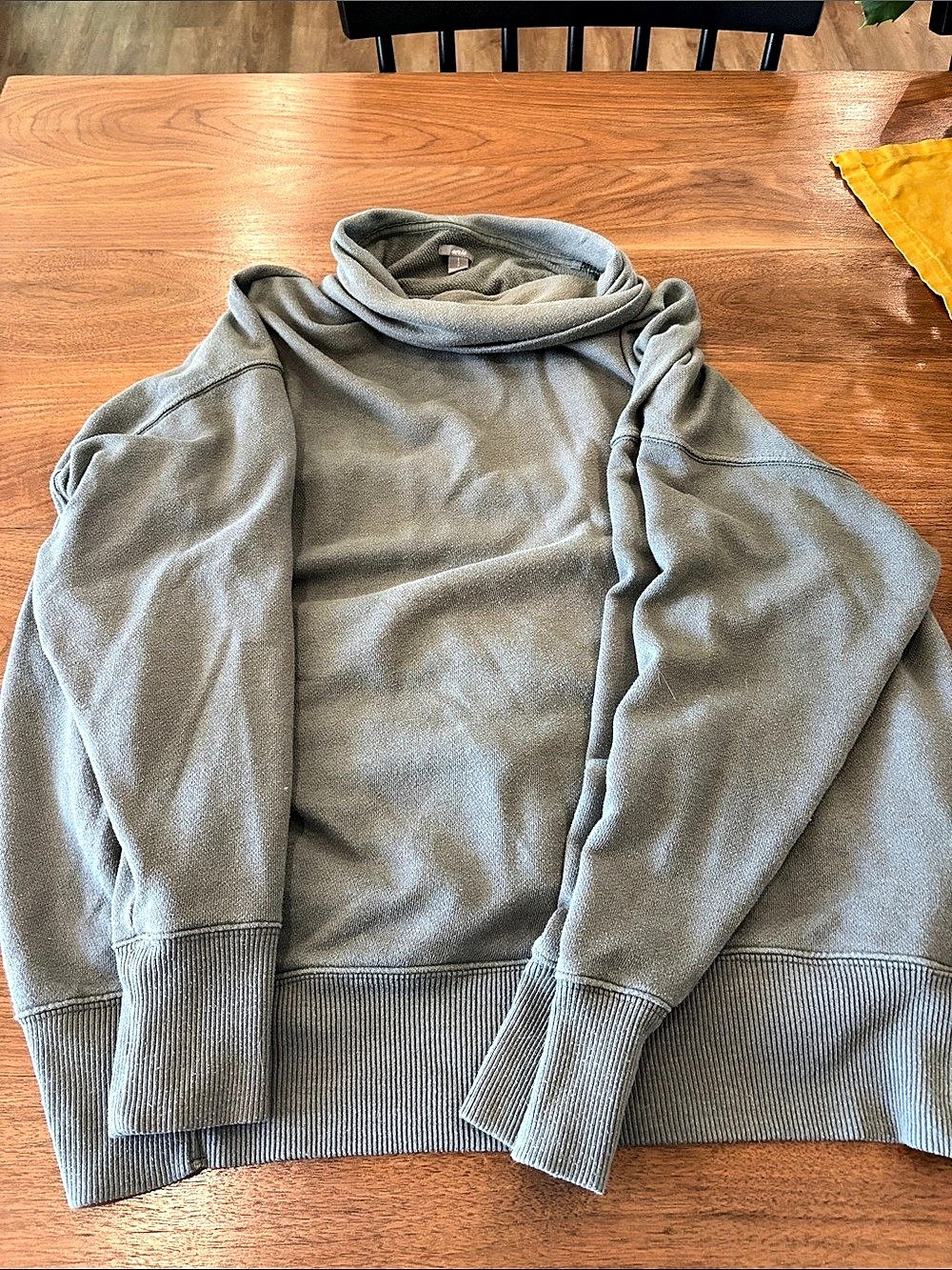 Aerie Cowl Neck Sweatshirt in Gray Size Large Like New
